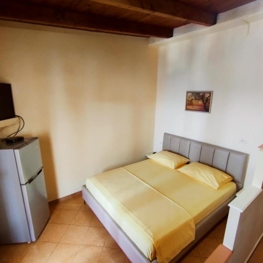 Mejdi Apartments Saranda Extérieur photo