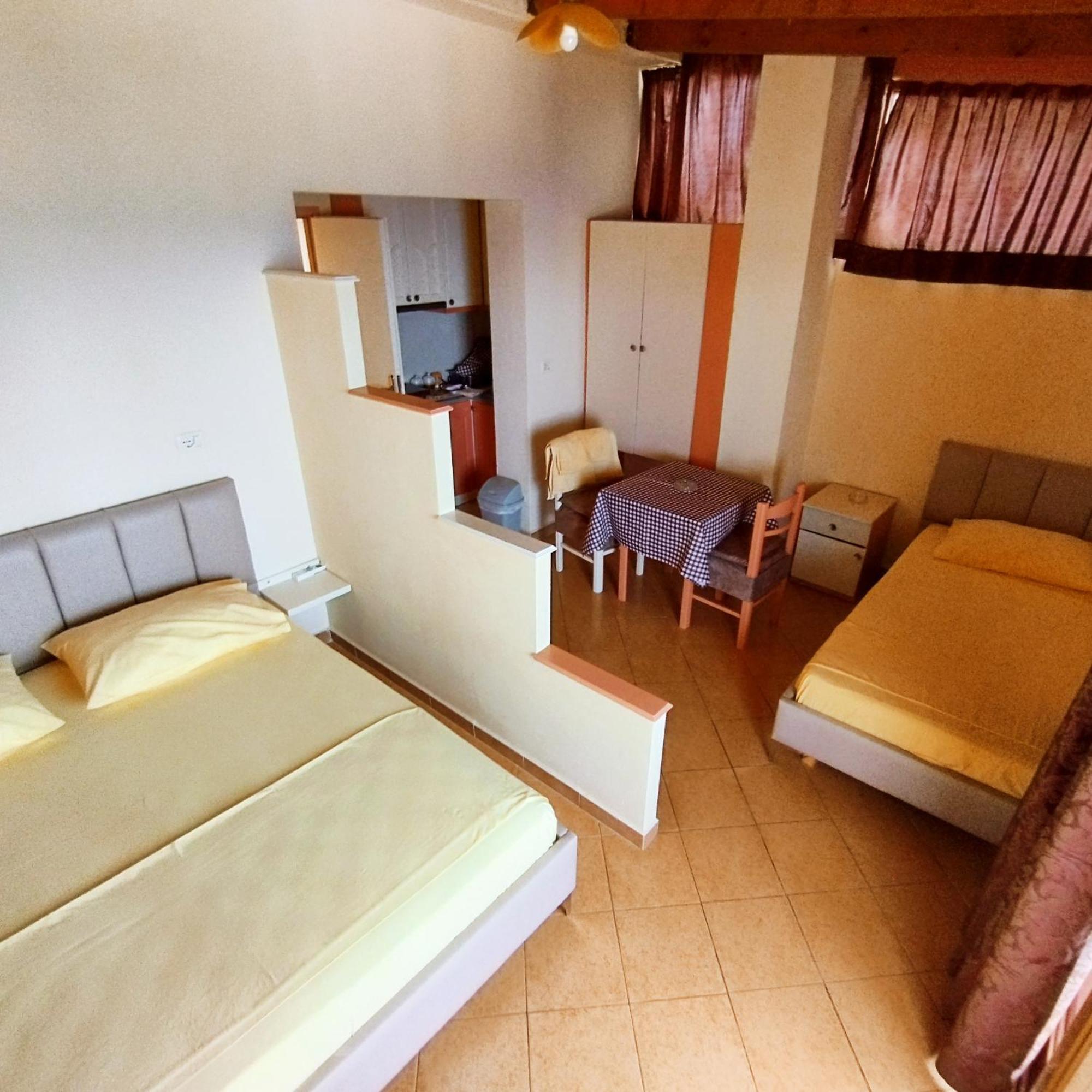 Mejdi Apartments Saranda Chambre photo